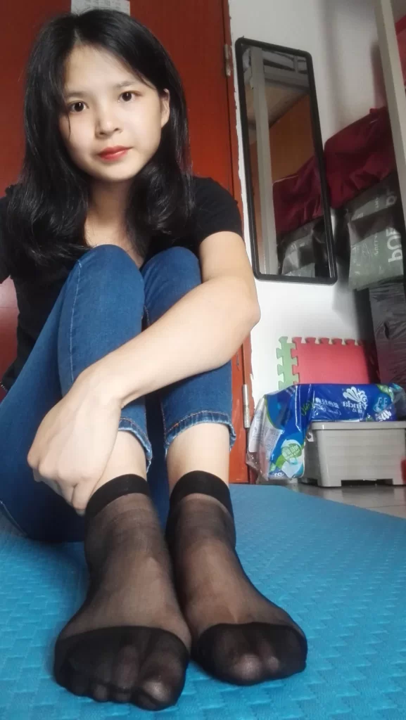 图片[11]-[合集]学妹校园寝室丝短袜美脚全套42期，大小8.38G-名站图库