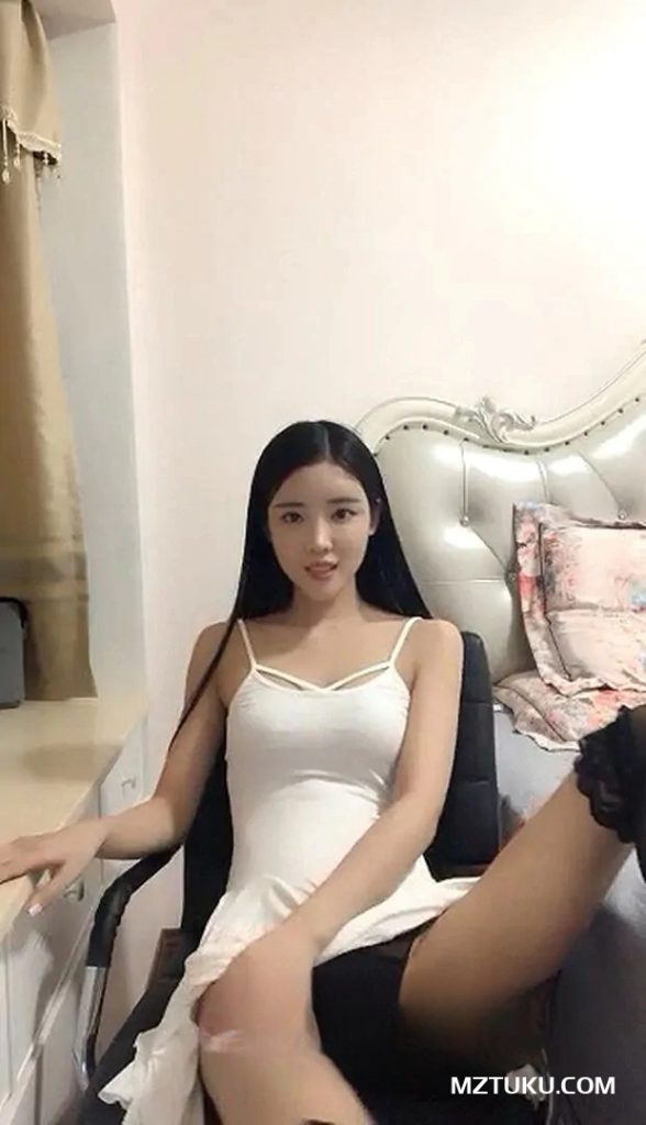 图片[1]-女神Alice直播秀[2v+689M]-名站图库