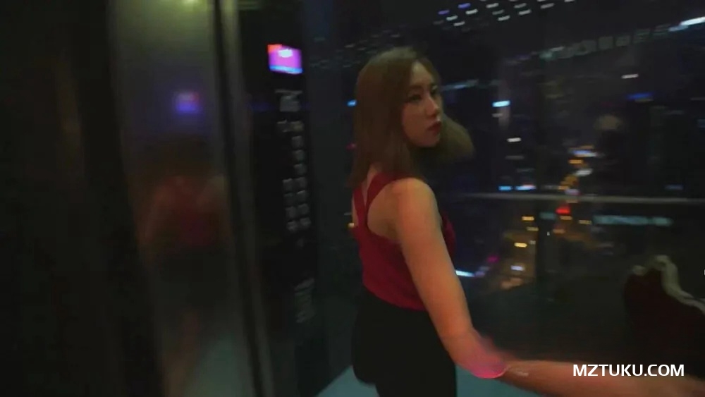 果哥出品白金原版長腿句號妹妹唯美誘惑身材妖娆曲線迷人魅力女神被攝影師-名站图库