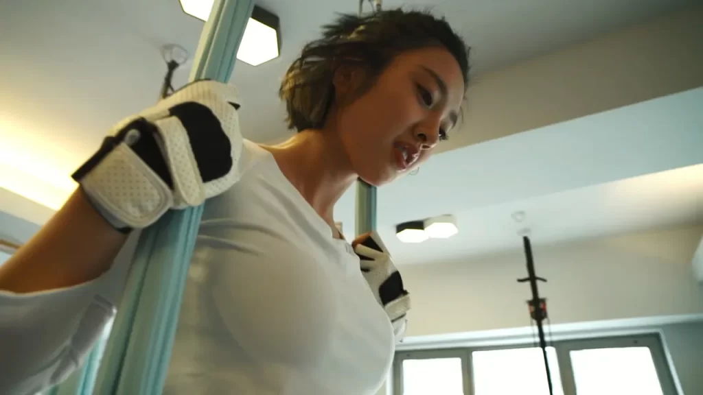 图片[4]-[明星]唐艺昕近距离拍摄瑜伽紧身高清视频[2v-3.95G-1080P]-名站图库