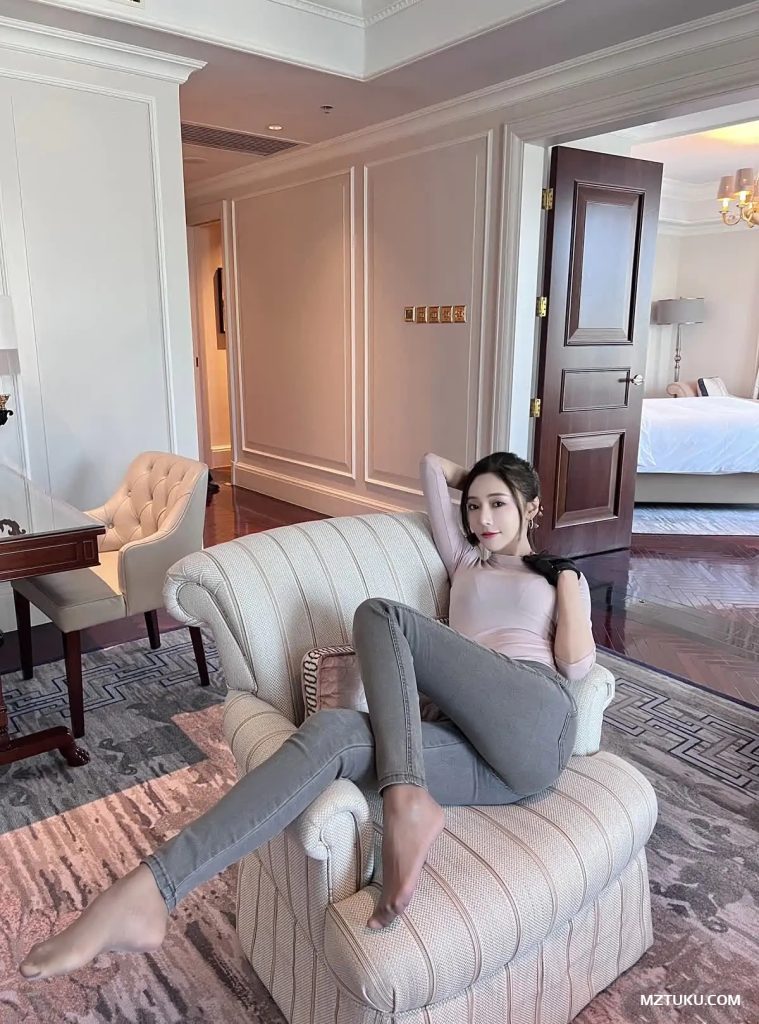 图片[1]-王馨瑶Yanni – 内购&微密圈无水印合集带视频[77套-2025.9]-名站图库