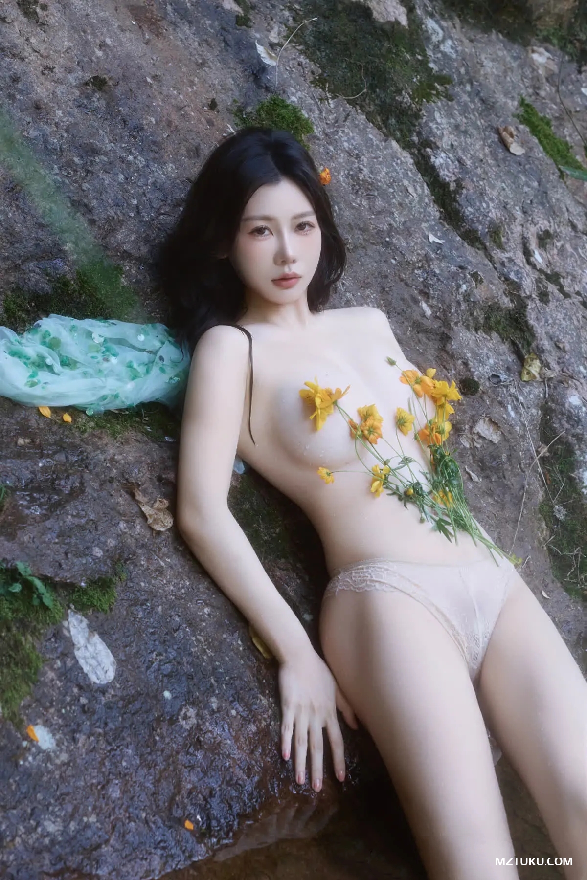 图片[7]-尹甜甜 – 内购助力无水印[4期-2025.11新发]-名站图库